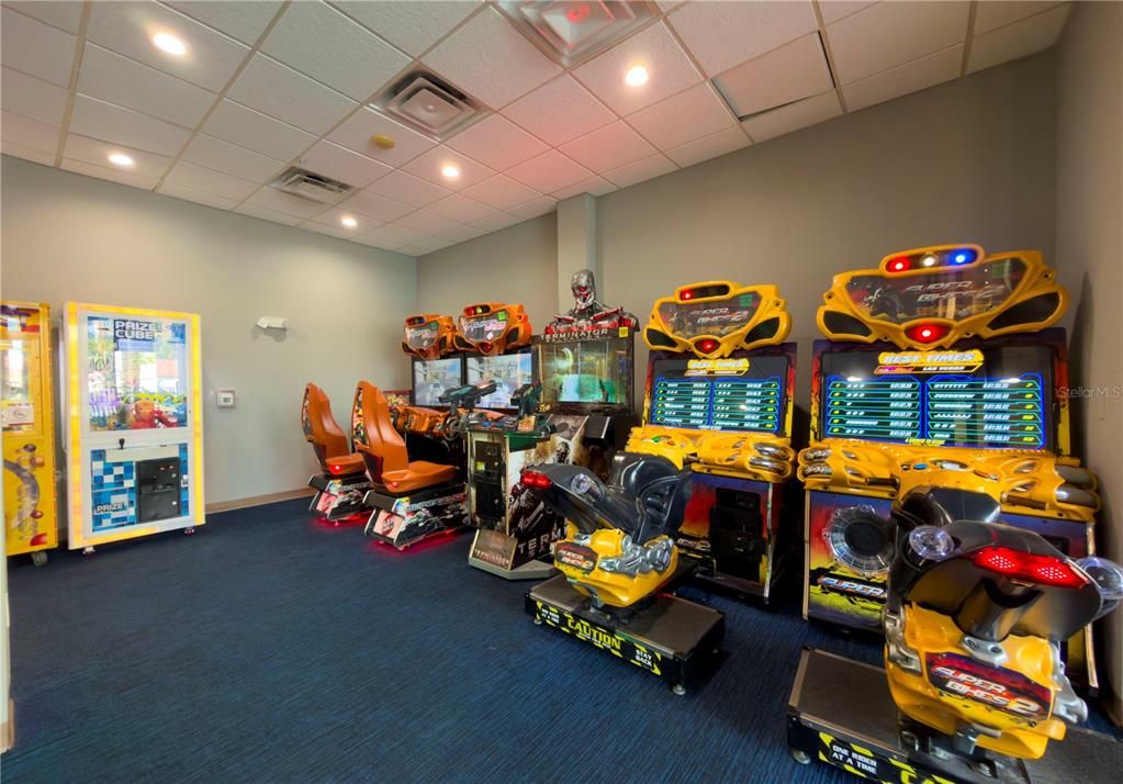 For Sale: $175,000 (2 beds, 2 baths, 957 Square Feet)