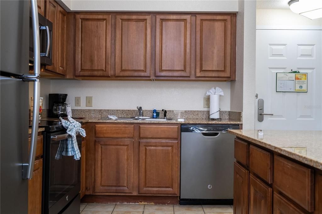 For Sale: $175,000 (2 beds, 2 baths, 957 Square Feet)