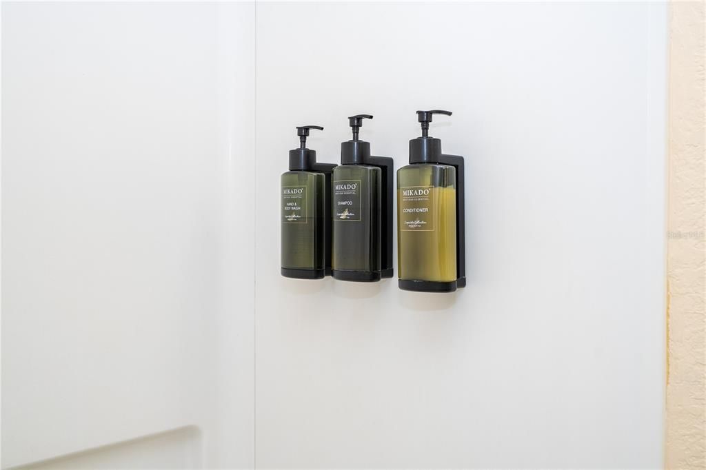 For Sale: $175,000 (2 beds, 2 baths, 957 Square Feet)