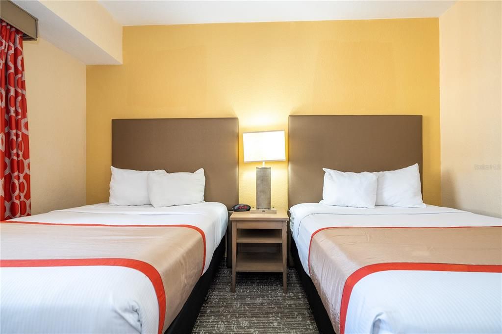 For Sale: $175,000 (2 beds, 2 baths, 957 Square Feet)