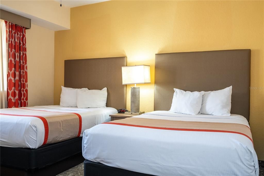 For Sale: $175,000 (2 beds, 2 baths, 957 Square Feet)