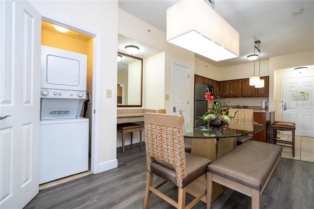 For Sale: $175,000 (2 beds, 2 baths, 957 Square Feet)