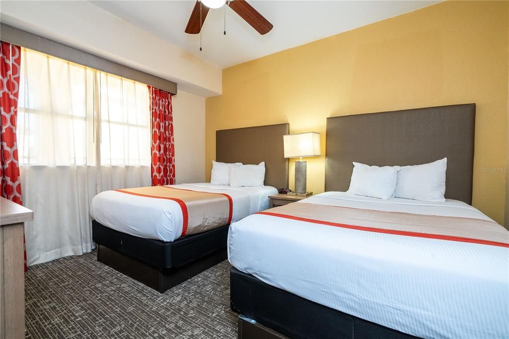 For Sale: $175,000 (2 beds, 2 baths, 957 Square Feet)