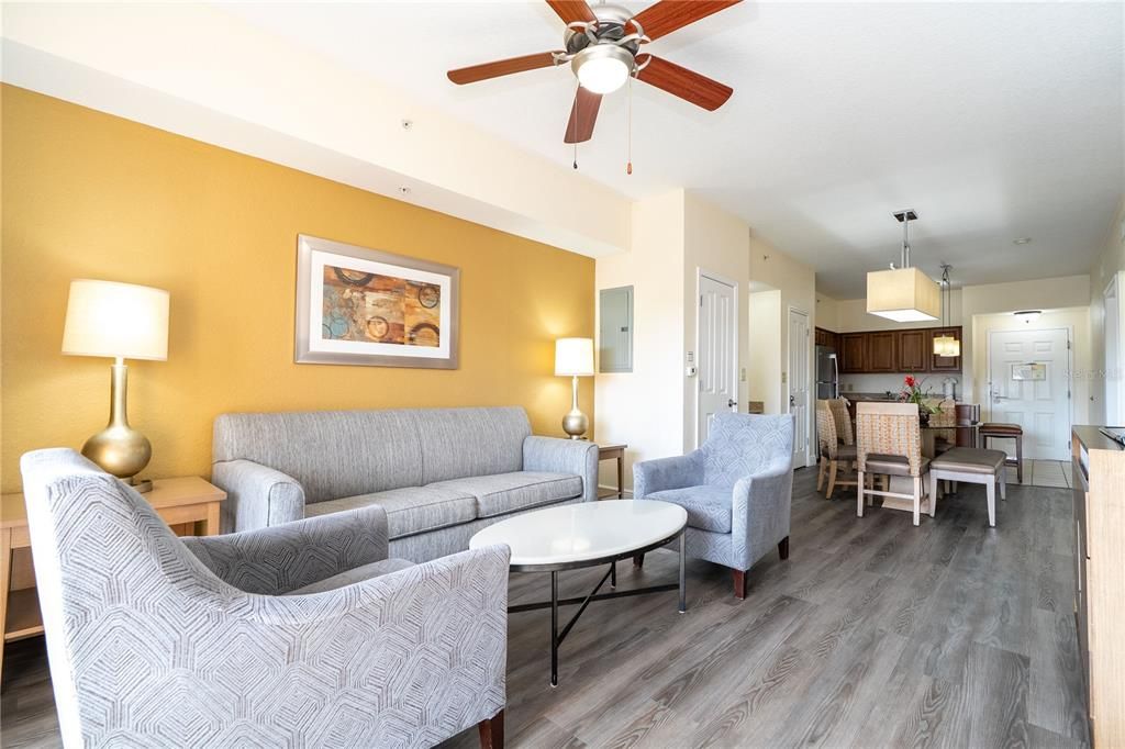 For Sale: $175,000 (2 beds, 2 baths, 957 Square Feet)