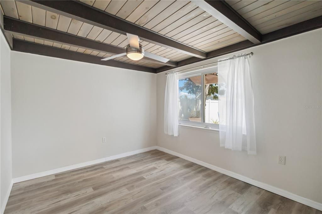 En Venta: $215,000 (2 camas, 1 baños, 828 Pies cuadrados)