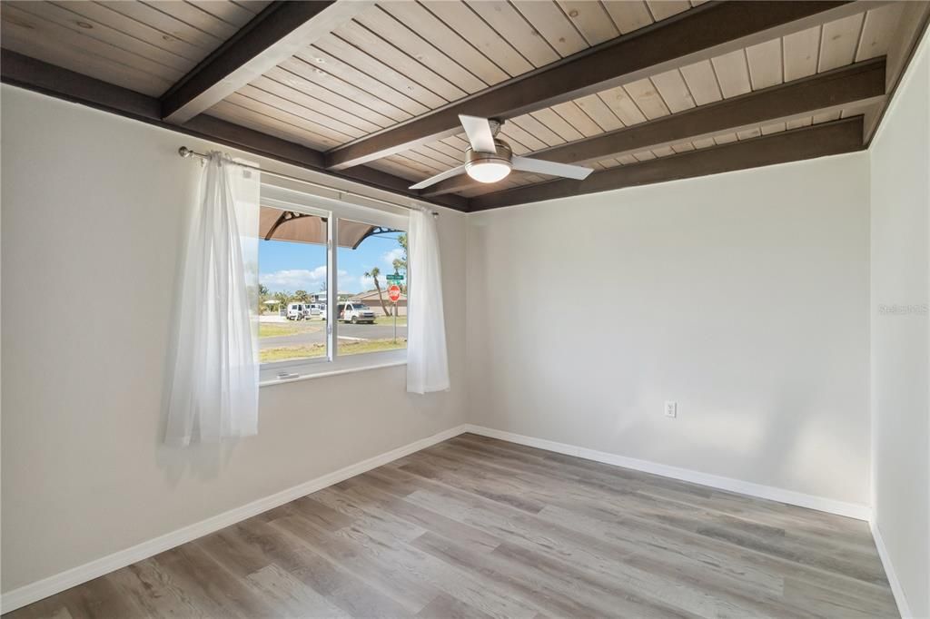 En Venta: $215,000 (2 camas, 1 baños, 828 Pies cuadrados)