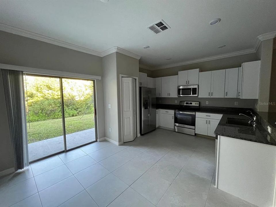 For Rent: $2,200 (3 beds, 2 baths, 1634 Square Feet)