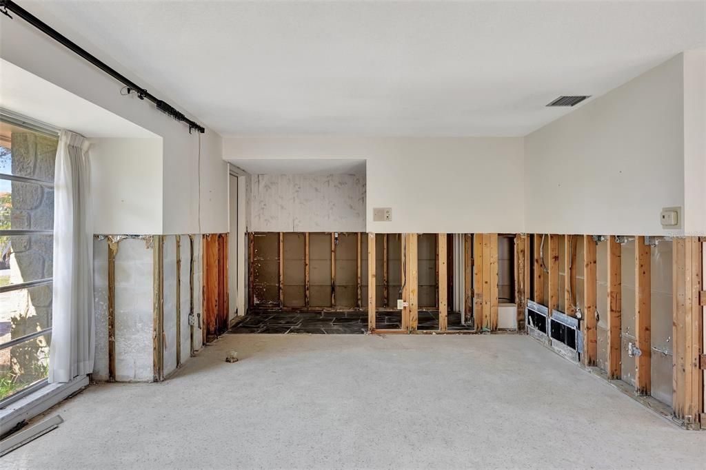 For Sale: $1,170,000 (2 beds, 2 baths, 1607 Square Feet)