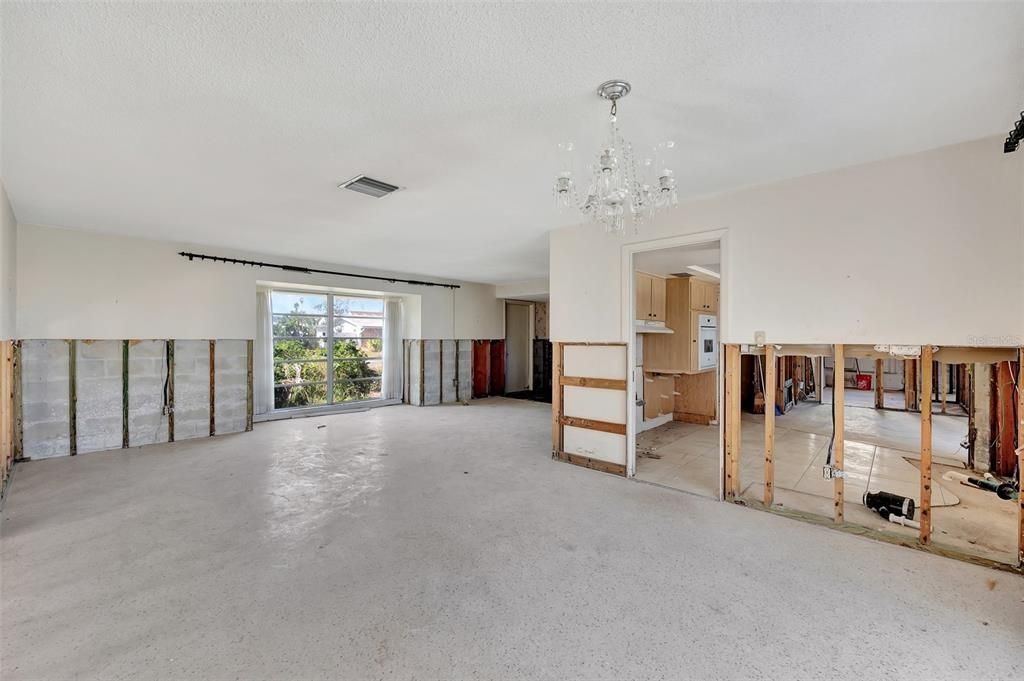 For Sale: $1,170,000 (2 beds, 2 baths, 1607 Square Feet)