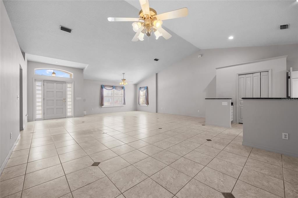 For Sale: $799,999 (2 beds, 2 baths, 1737 Square Feet)