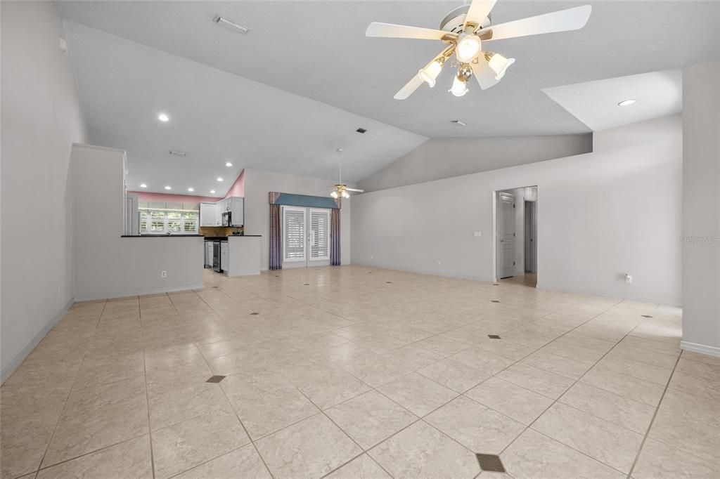 For Sale: $799,999 (2 beds, 2 baths, 1737 Square Feet)