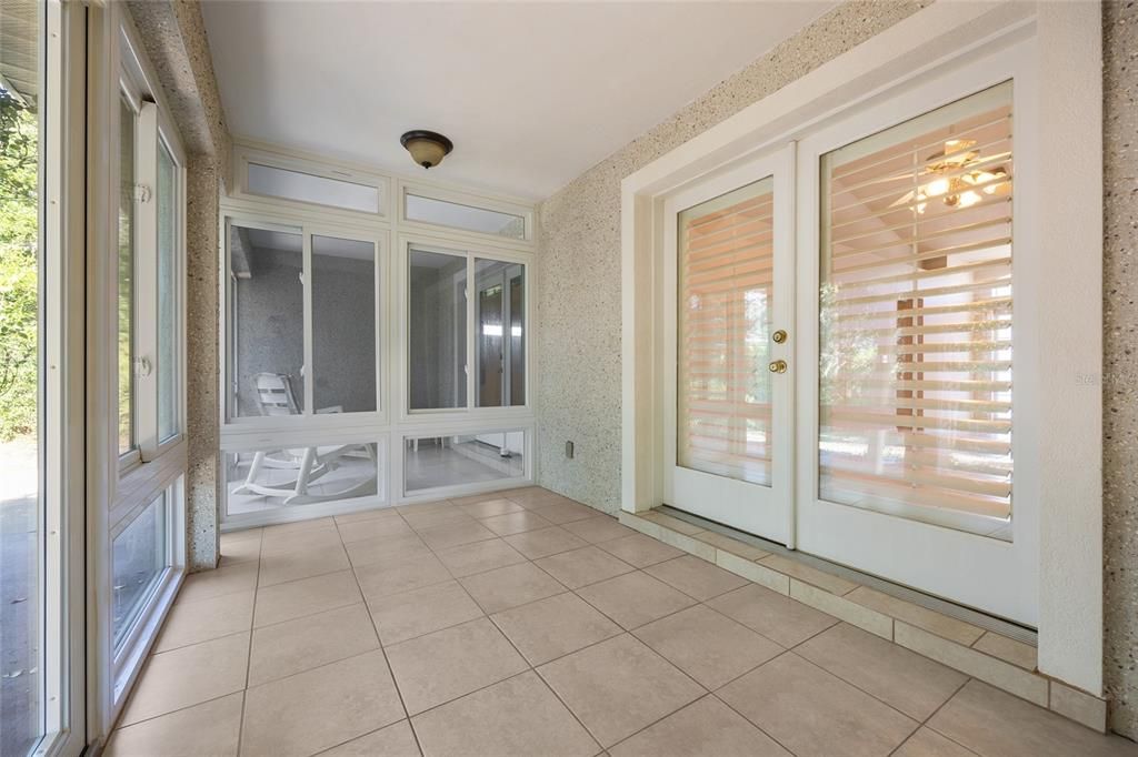 For Sale: $799,999 (2 beds, 2 baths, 1737 Square Feet)