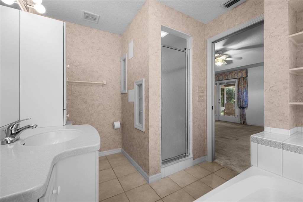 For Sale: $799,999 (2 beds, 2 baths, 1737 Square Feet)