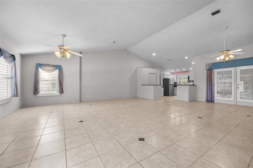 For Sale: $799,999 (2 beds, 2 baths, 1737 Square Feet)