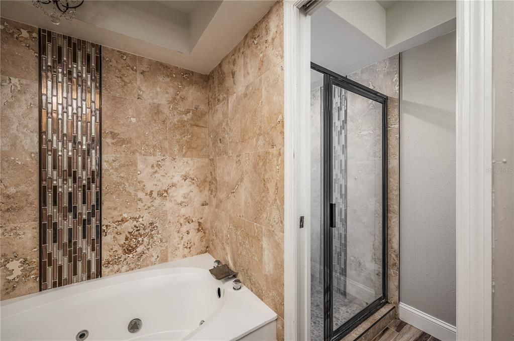 En Venta: $835,000 (4 camas, 2 baños, 2125 Pies cuadrados)