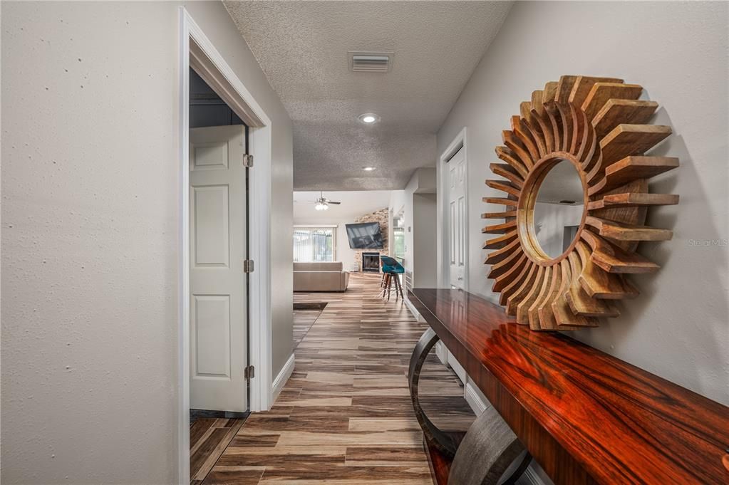 En Venta: $835,000 (4 camas, 2 baños, 2125 Pies cuadrados)