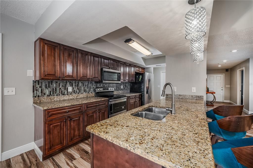 En Venta: $835,000 (4 camas, 2 baños, 2125 Pies cuadrados)