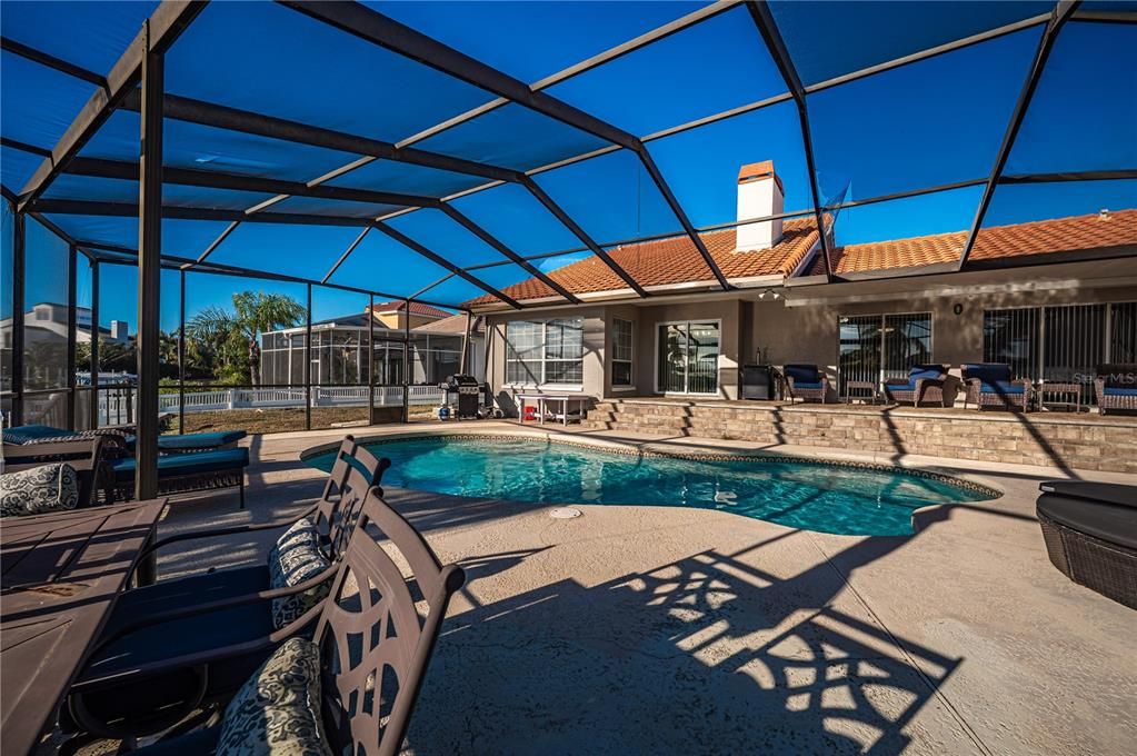 En Venta: $835,000 (4 camas, 2 baños, 2125 Pies cuadrados)