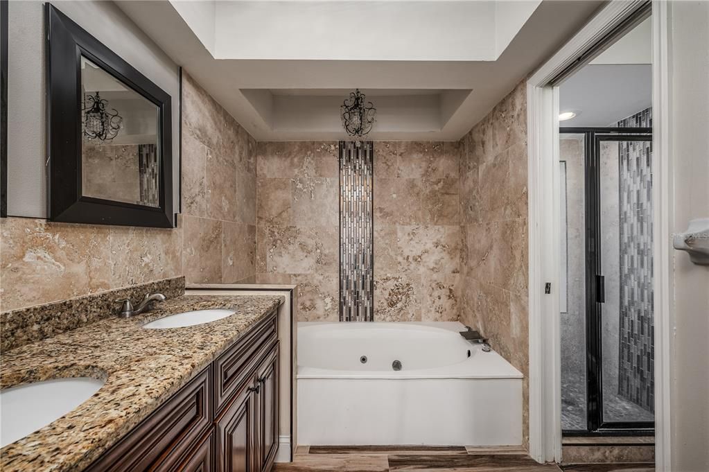 En Venta: $835,000 (4 camas, 2 baños, 2125 Pies cuadrados)