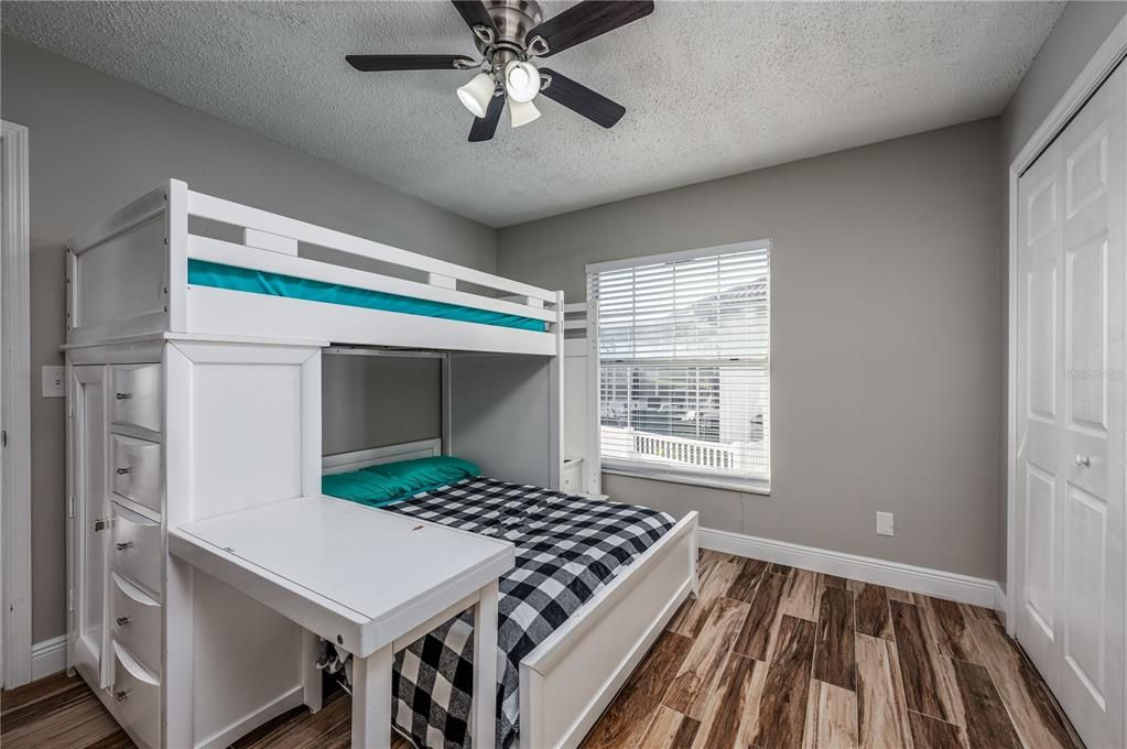 En Venta: $835,000 (4 camas, 2 baños, 2125 Pies cuadrados)