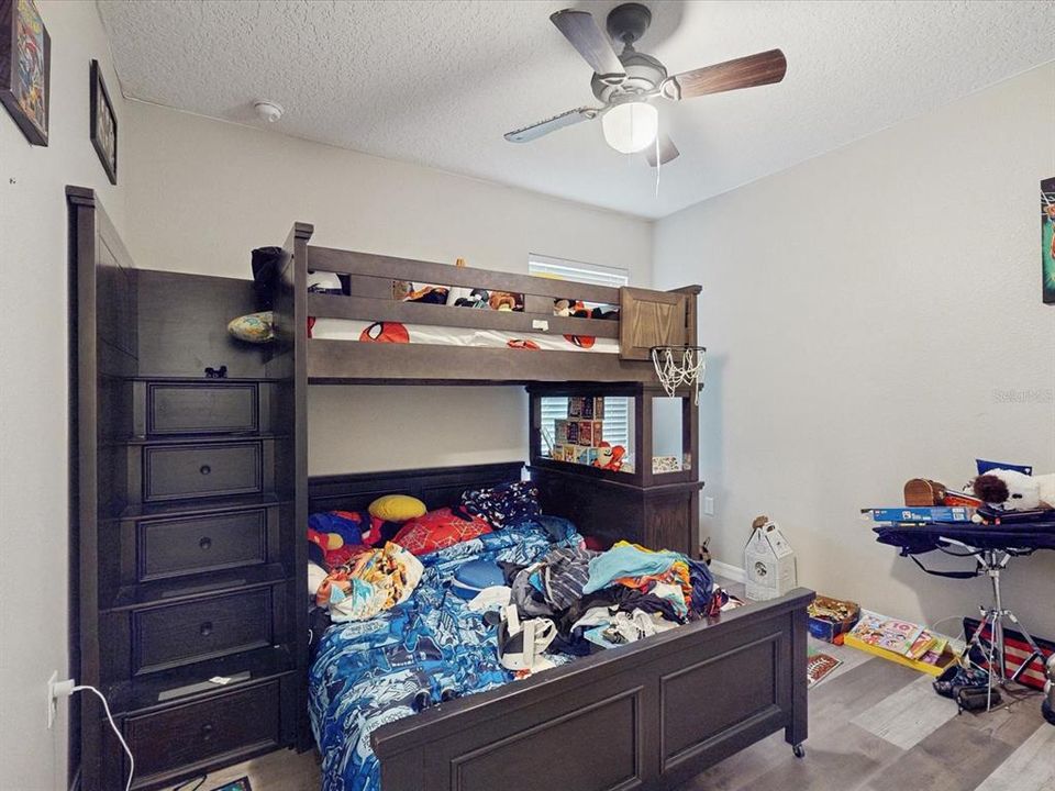 En Venta: $407,000 (3 camas, 2 baños, 1760 Pies cuadrados)