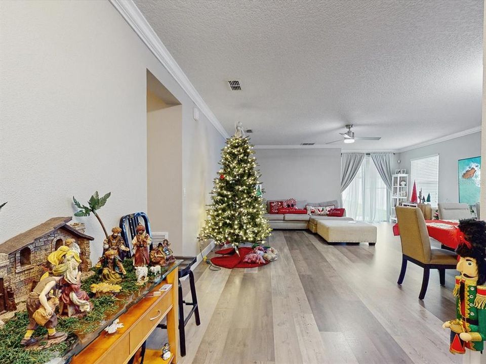 En Venta: $407,000 (3 camas, 2 baños, 1760 Pies cuadrados)