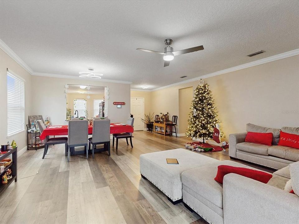 En Venta: $407,000 (3 camas, 2 baños, 1760 Pies cuadrados)