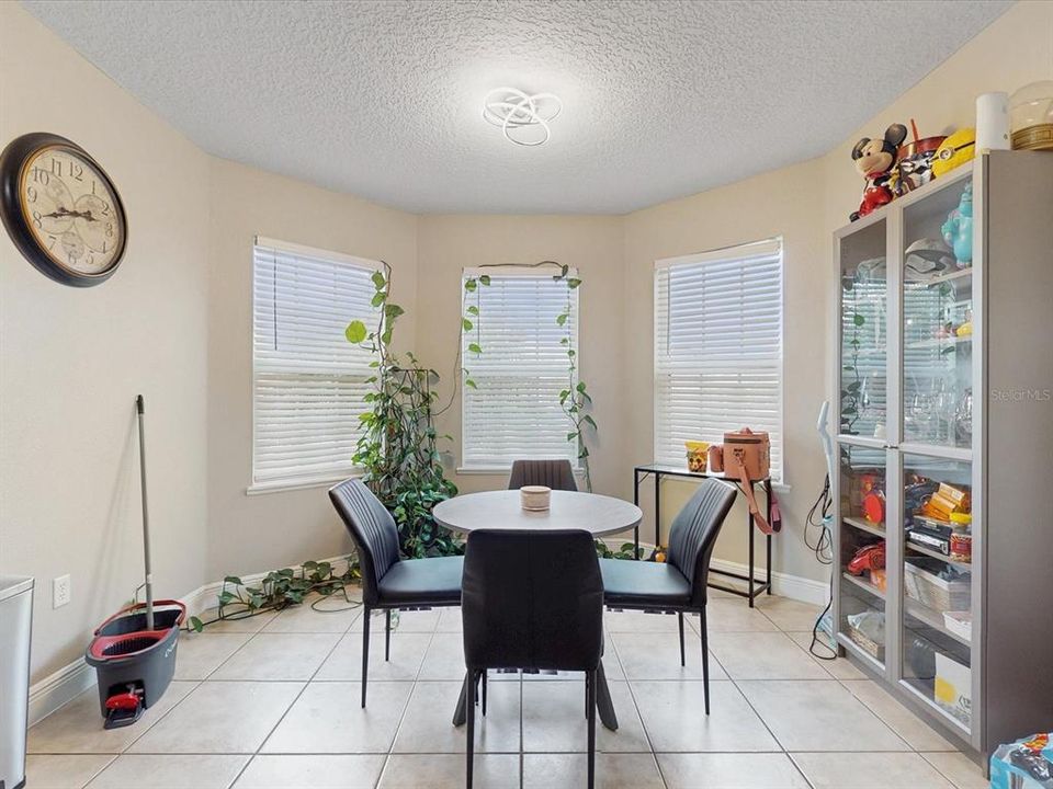 En Venta: $407,000 (3 camas, 2 baños, 1760 Pies cuadrados)