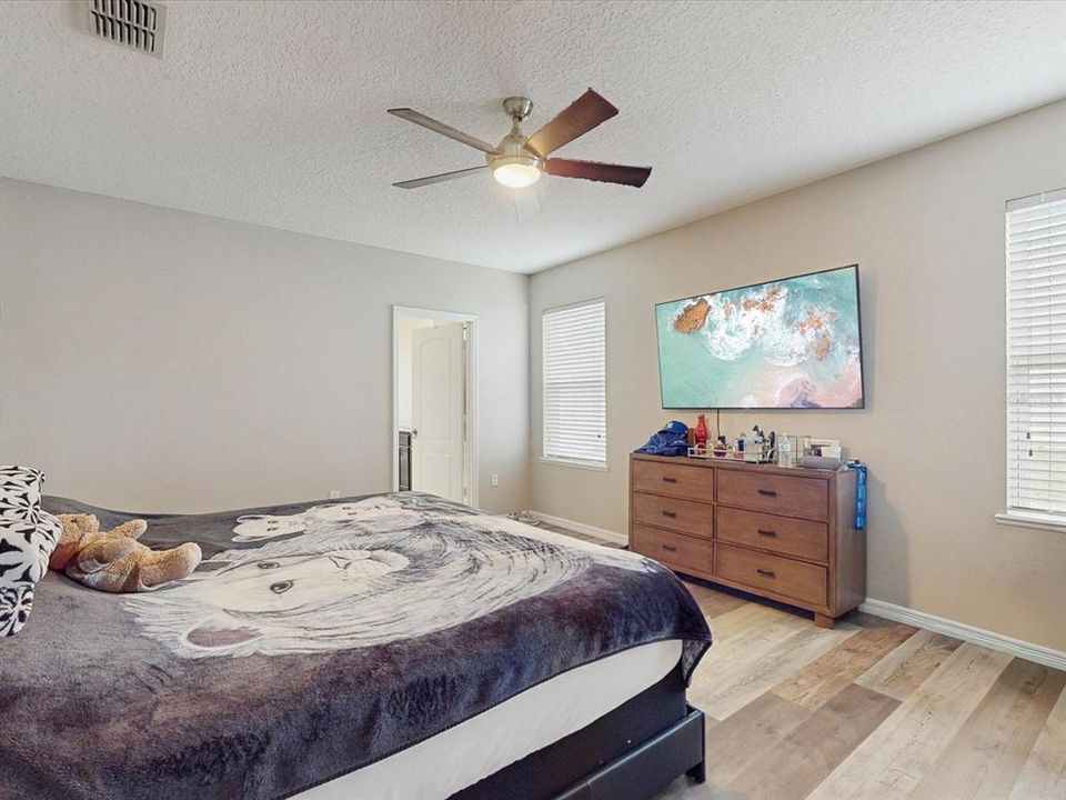 En Venta: $407,000 (3 camas, 2 baños, 1760 Pies cuadrados)