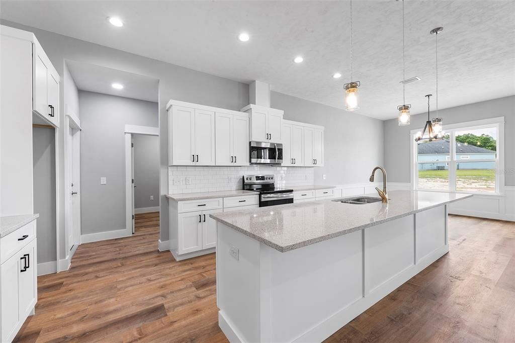 На продажу: $564,900 (4 спален, 3 ванн, 2378 Квадратных фут)