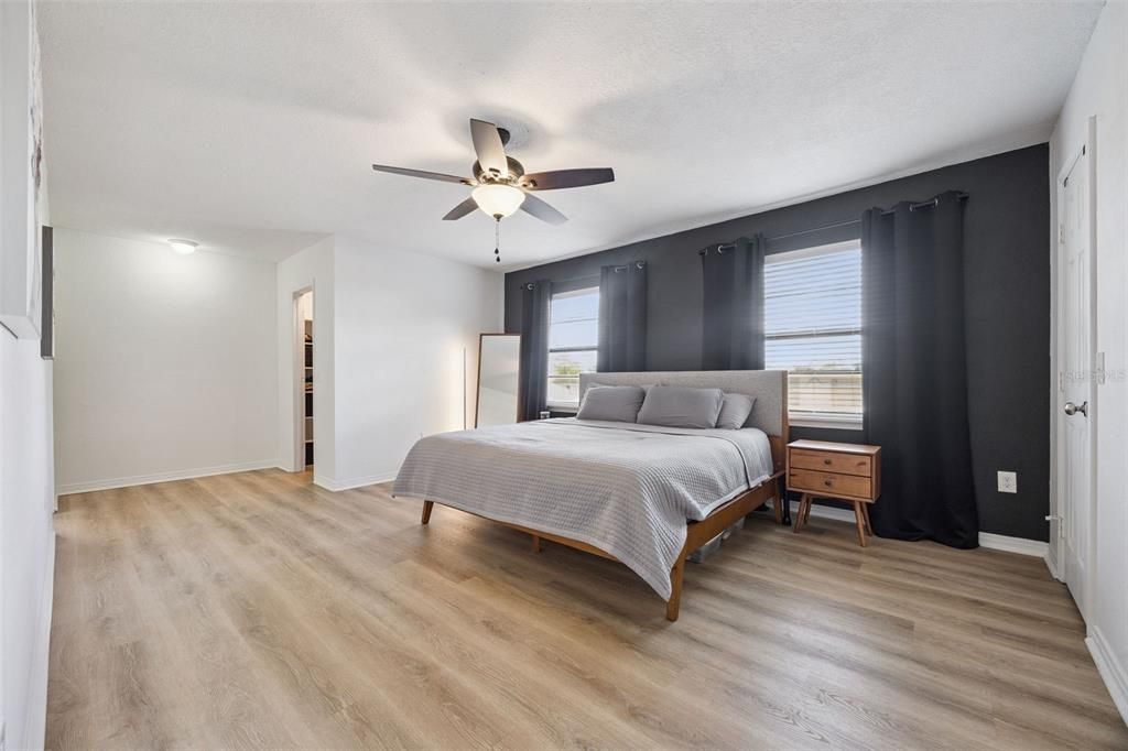 For Sale: $319,999 (2 beds, 2 baths, 1564 Square Feet)