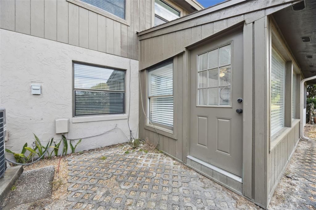 For Sale: $319,999 (2 beds, 2 baths, 1564 Square Feet)