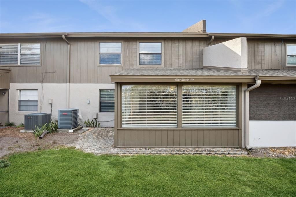 For Sale: $319,999 (2 beds, 2 baths, 1564 Square Feet)