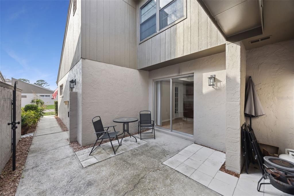 For Sale: $319,999 (2 beds, 2 baths, 1564 Square Feet)