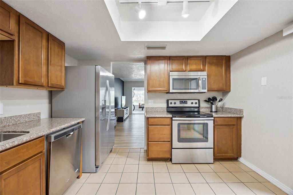 For Sale: $319,999 (2 beds, 2 baths, 1564 Square Feet)