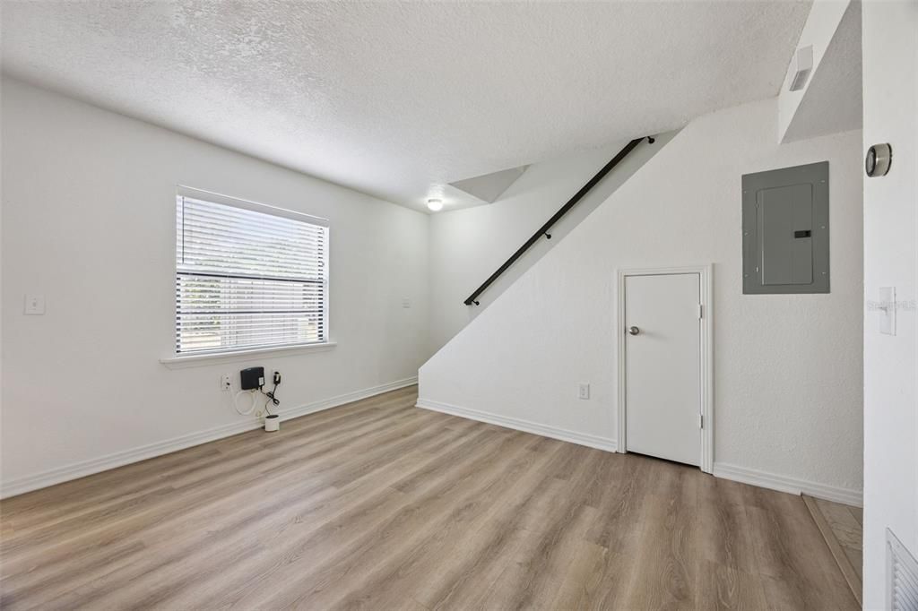 For Sale: $319,999 (2 beds, 2 baths, 1564 Square Feet)