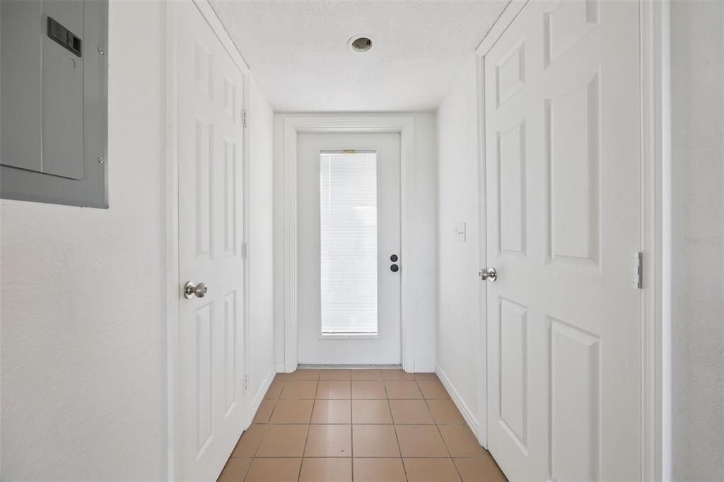 For Sale: $319,999 (2 beds, 2 baths, 1564 Square Feet)