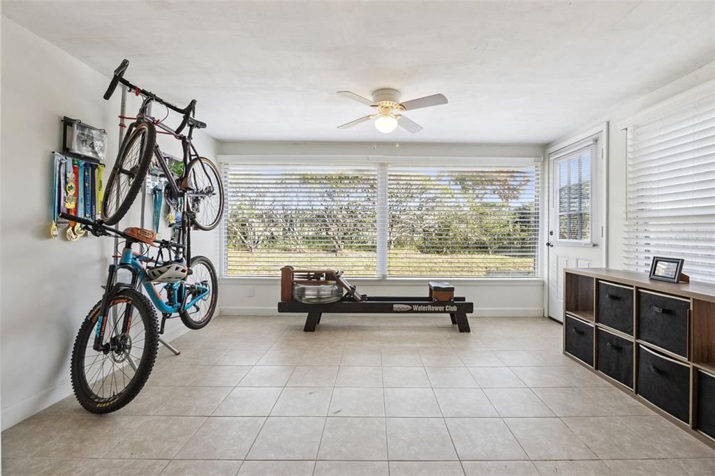 For Sale: $319,999 (2 beds, 2 baths, 1564 Square Feet)