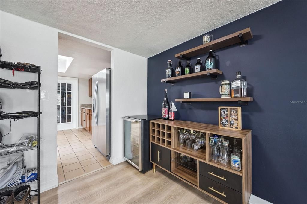 For Sale: $319,999 (2 beds, 2 baths, 1564 Square Feet)