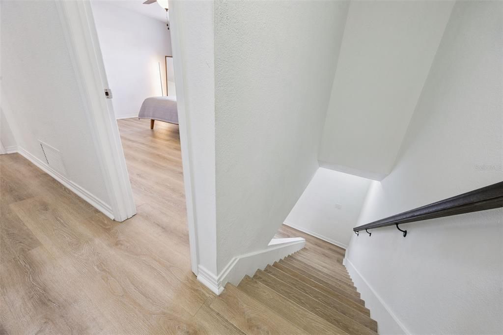 For Sale: $319,999 (2 beds, 2 baths, 1564 Square Feet)