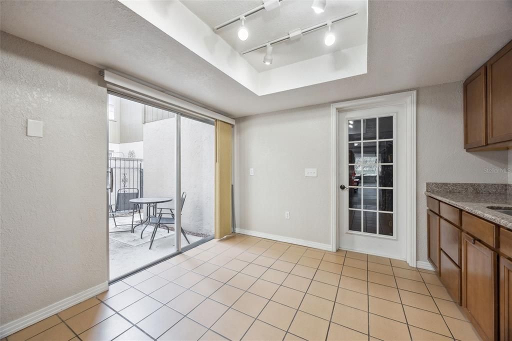 For Sale: $319,999 (2 beds, 2 baths, 1564 Square Feet)