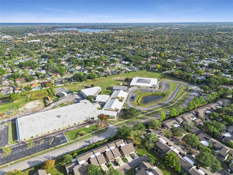 For Sale: $319,999 (2 beds, 2 baths, 1564 Square Feet)