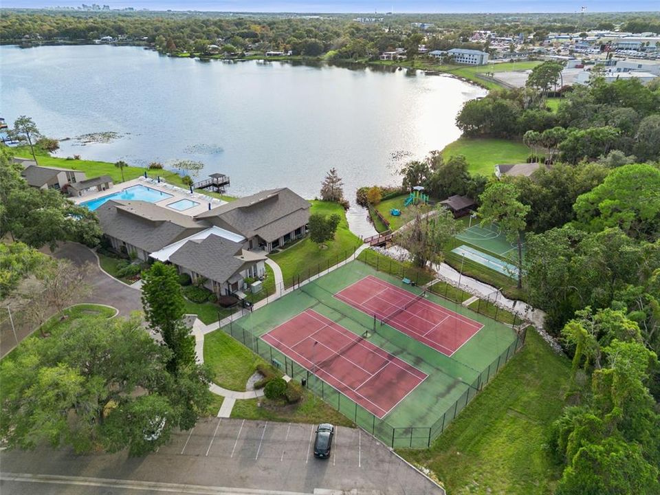 For Sale: $319,999 (2 beds, 2 baths, 1564 Square Feet)