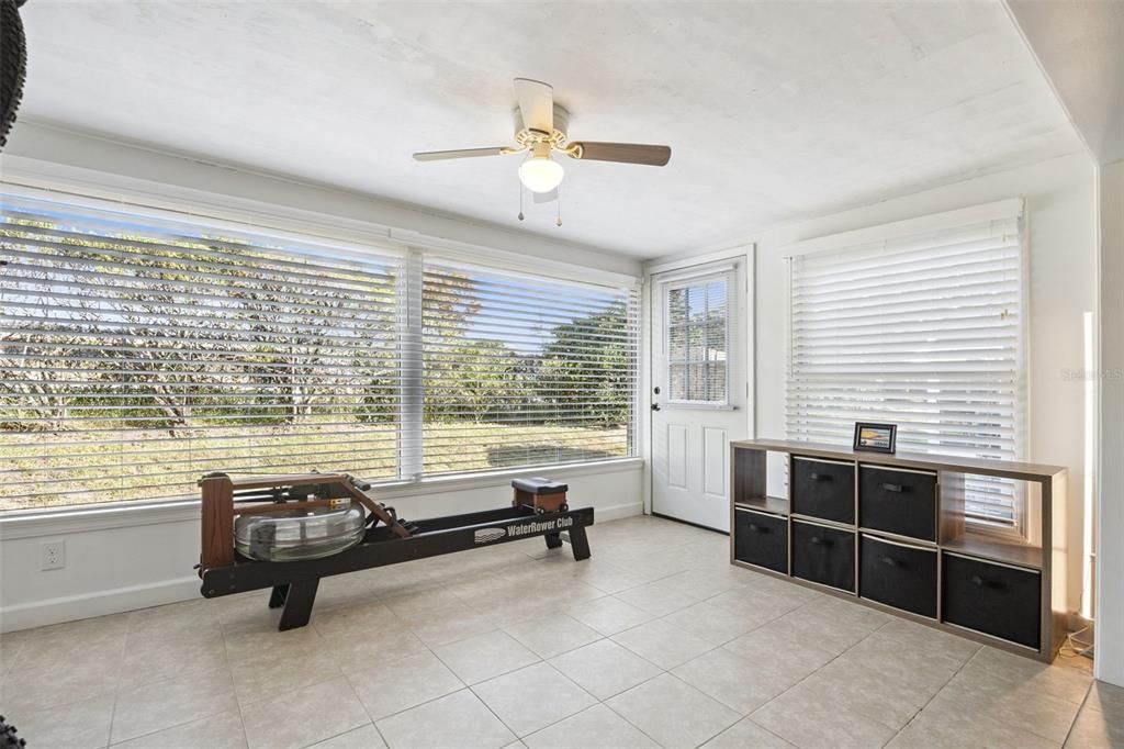 For Sale: $319,999 (2 beds, 2 baths, 1564 Square Feet)