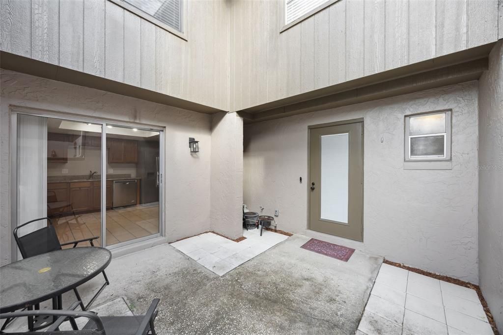 For Sale: $319,999 (2 beds, 2 baths, 1564 Square Feet)