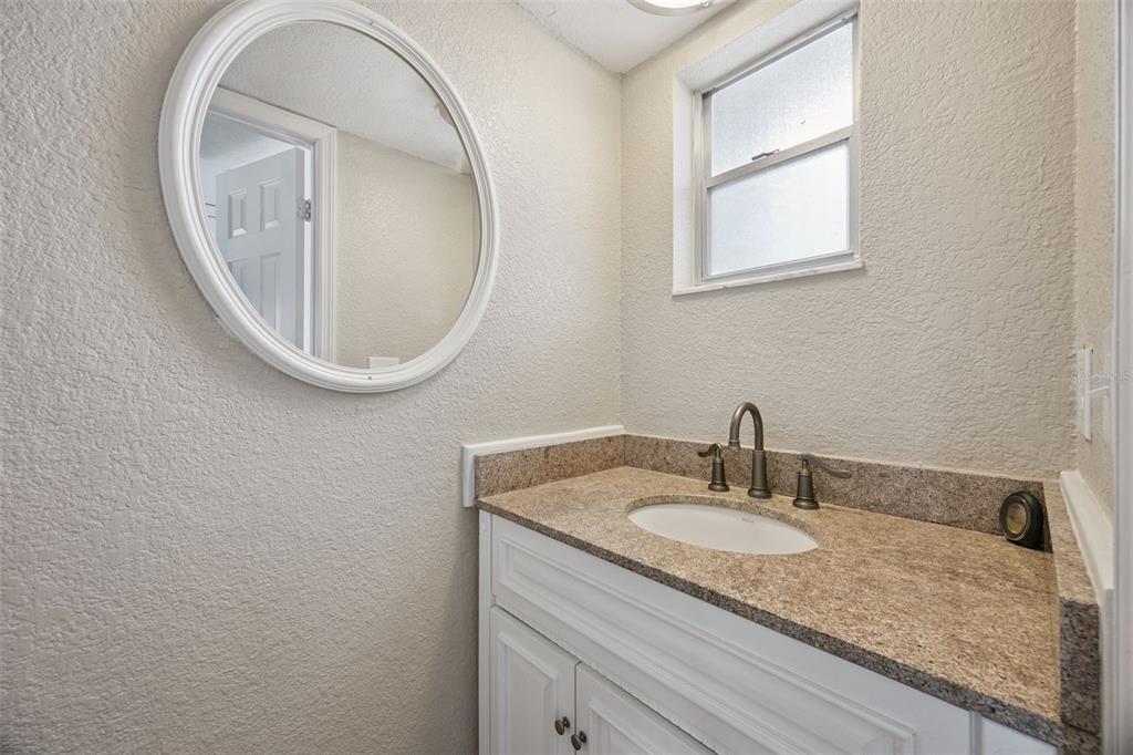 For Sale: $319,999 (2 beds, 2 baths, 1564 Square Feet)