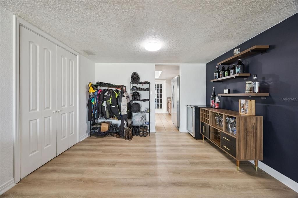 For Sale: $319,999 (2 beds, 2 baths, 1564 Square Feet)