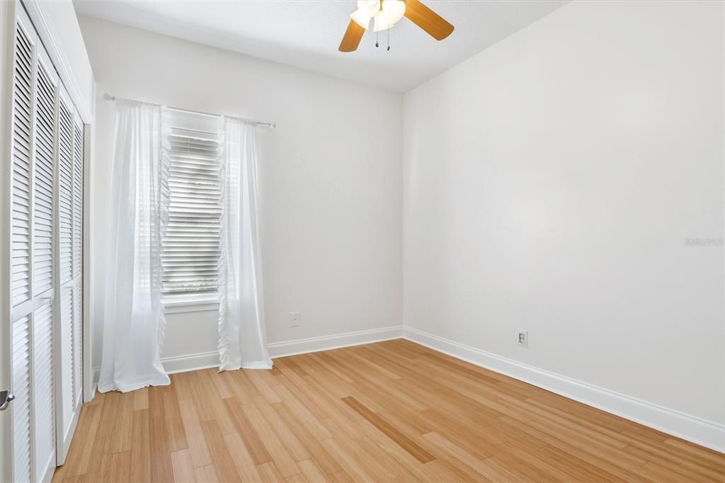 待售: $740,000 (4 贝兹, 2 浴室, 2352 平方英尺)