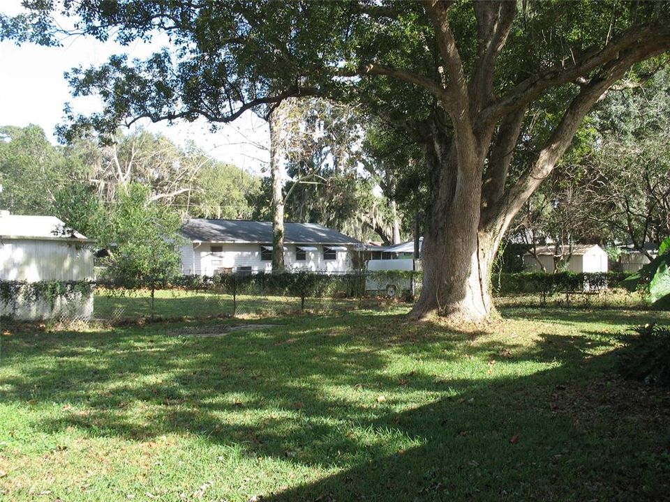 For Sale: $240,000 (2 beds, 1 baths, 1015 Square Feet)