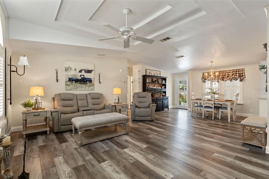 待售: $259,900 (3 贝兹, 2 浴室, 1620 平方英尺)